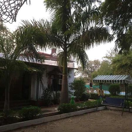 Golbro Tiger View Resort Tala  Exterior photo