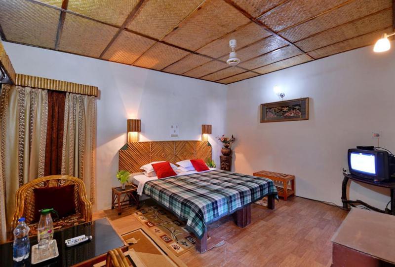 Golbro Tiger View Resort Tala  Exterior photo
